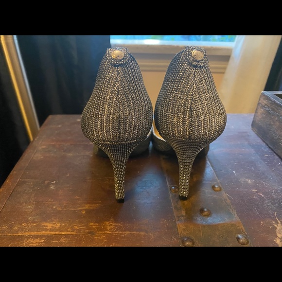 Michael Kors silver/gray metallic high heels, 7m - Picture 3 of 5
